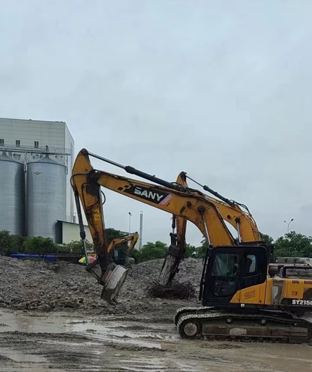 履带式液压挖掘机三一SY215C