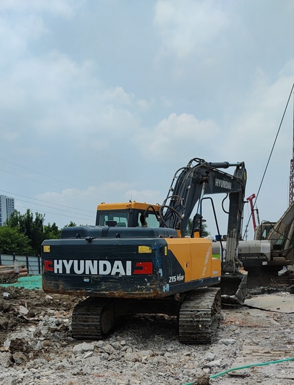 履带式液压挖掘机现代R215VSN