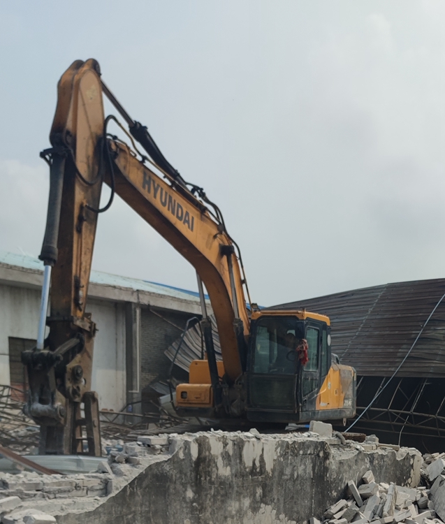 履带式液压挖掘机现代R215V5