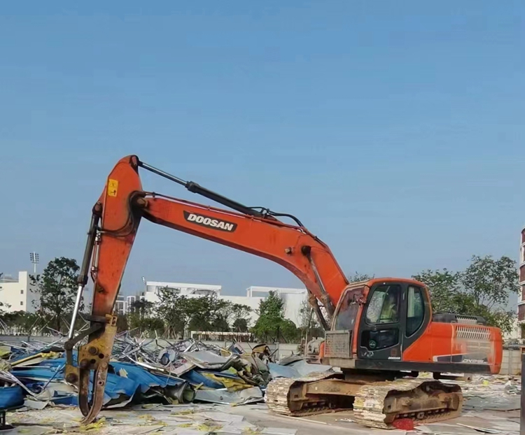 履带式液压挖掘机斗山DX215-9C